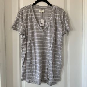 NWT LOU & GREY White And Gray Stripes 100% Linen V-neck Short Sleeves Top Size M